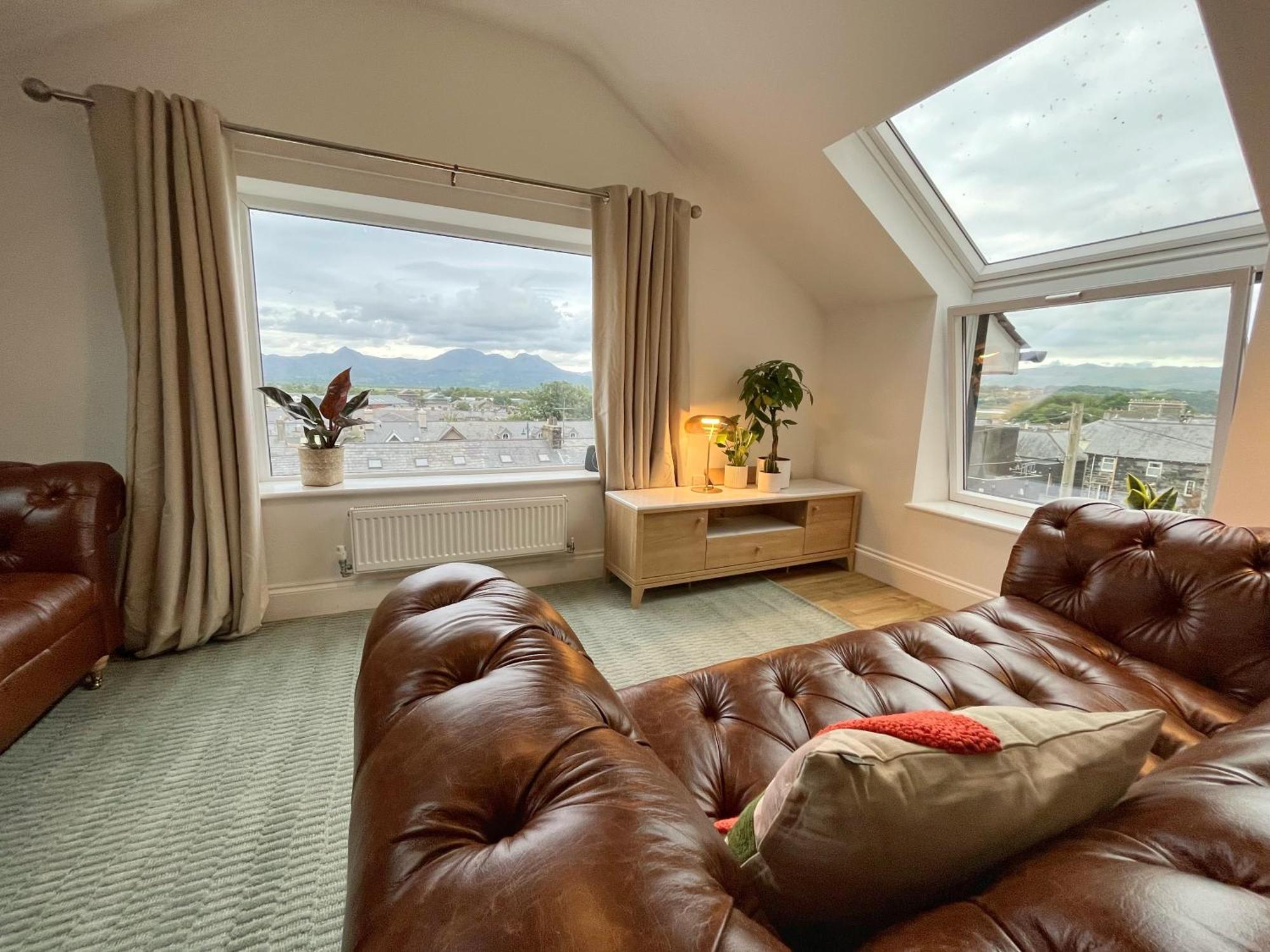 Porthmadog, Sleeps 11, 5 Bedrooms, 5 Bathrooms, Mountain Views Exteriér fotografie