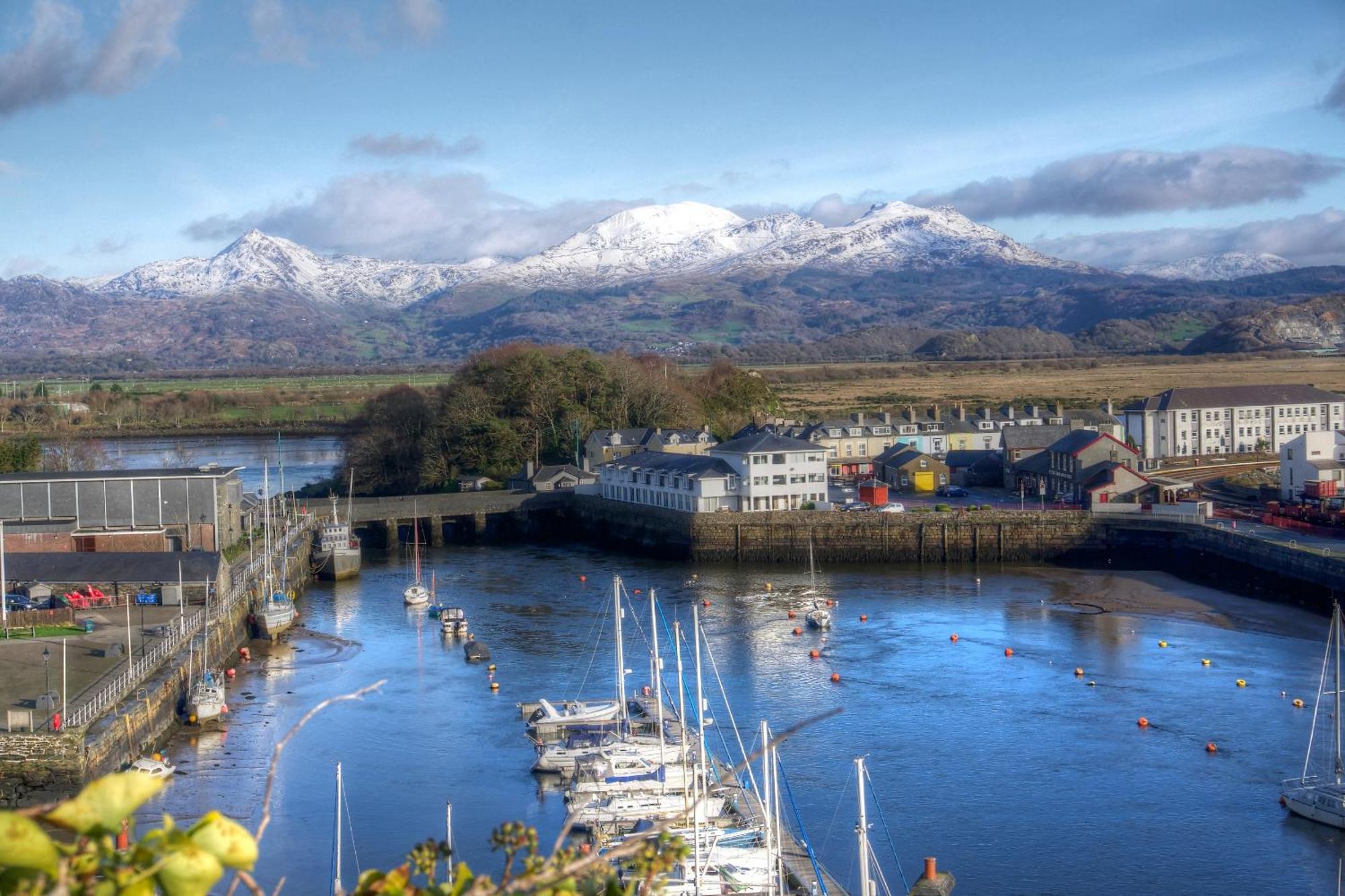 Porthmadog, Sleeps 11, 5 Bedrooms, 5 Bathrooms, Mountain Views Exteriér fotografie